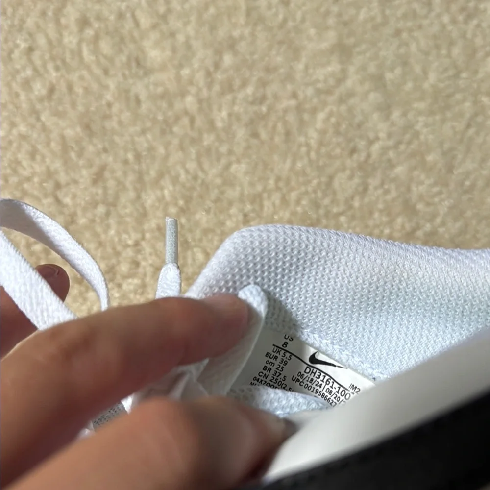 Nike Women’s Court Legacy Sneakers - Picture 9 of 9